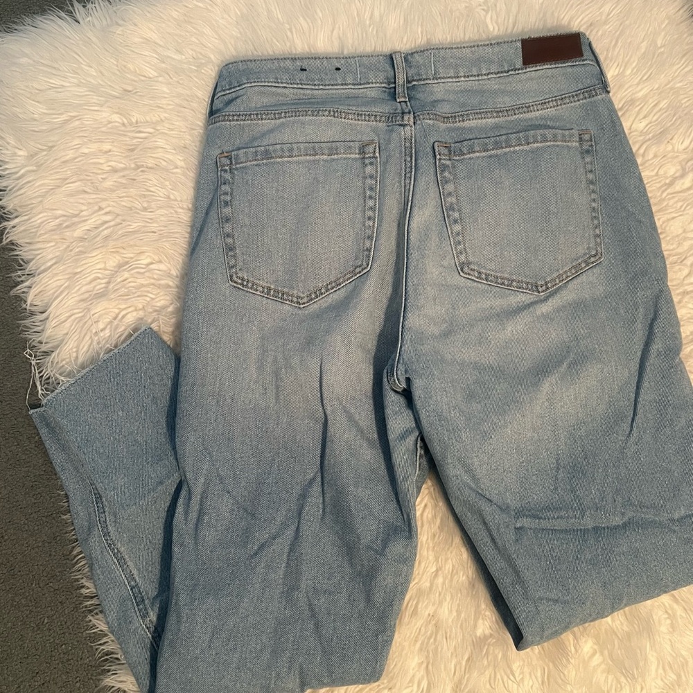 Hollister High Rise Light Blue Ripped Jeans - Picture 4 of 4